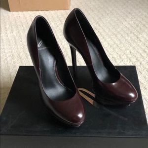 B Brian Atwood red/brown high heels